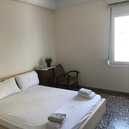 Quiet Bright Just Renewed Floor At Lycabetous *